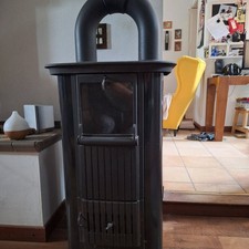 Stufa a legna in ghisa usata